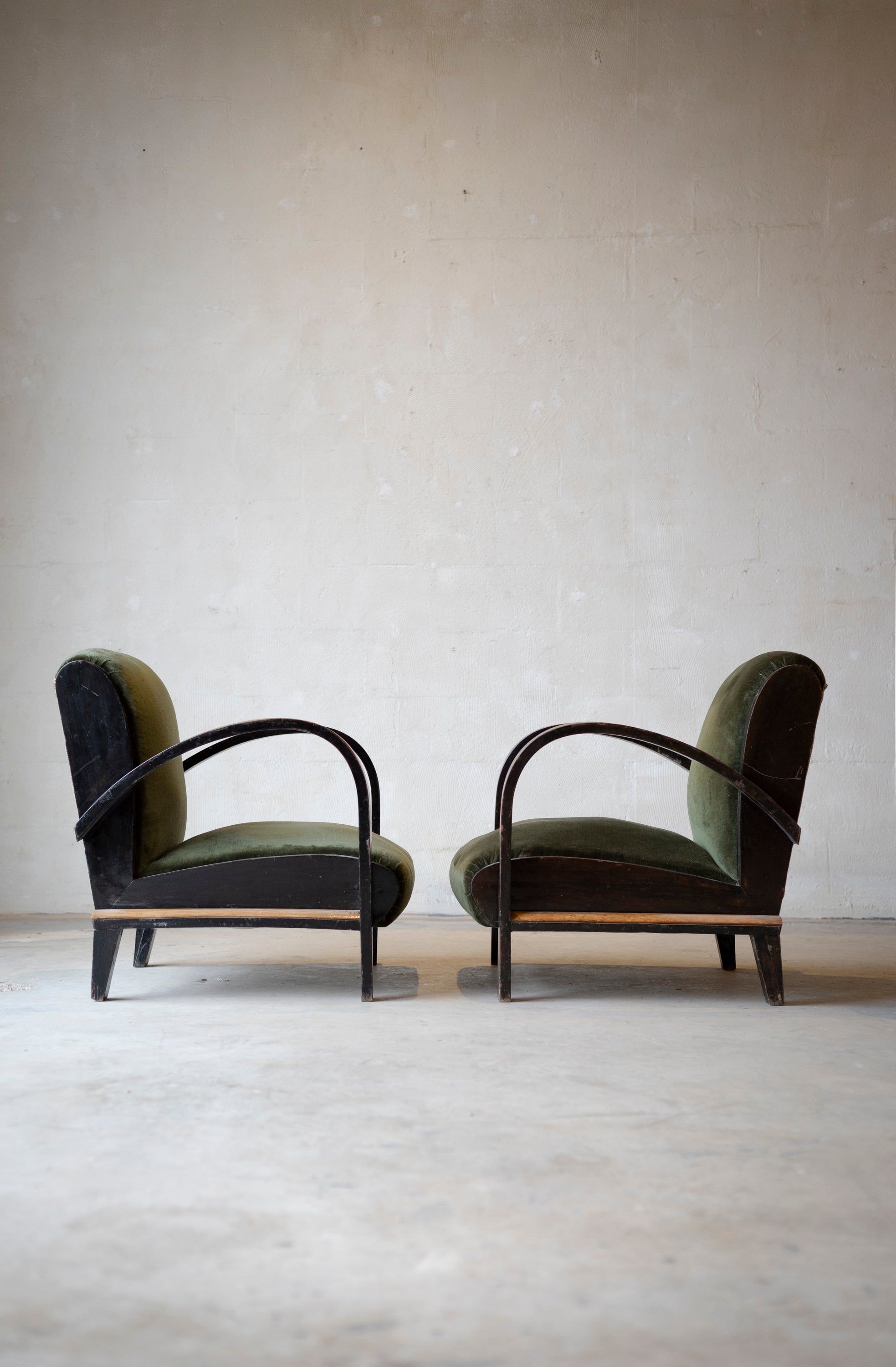 1930s Halabala-Style Bentwood Armchairs (Pair) Secondary image