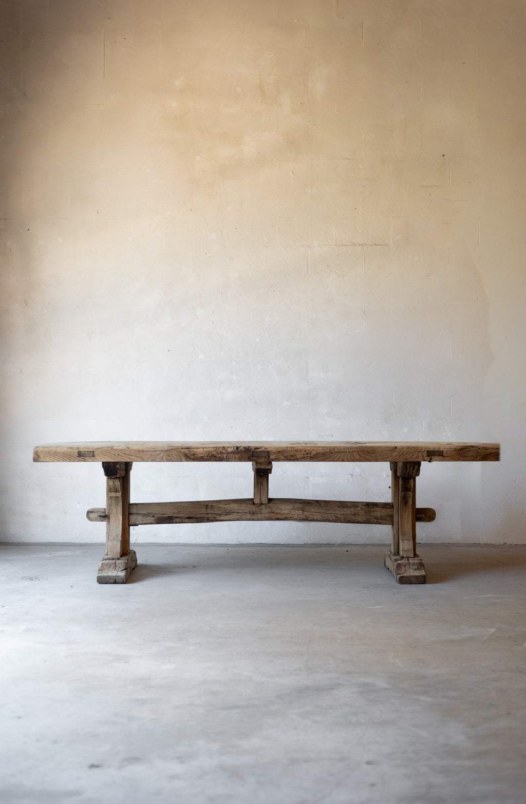 The Chêne Monastery Table