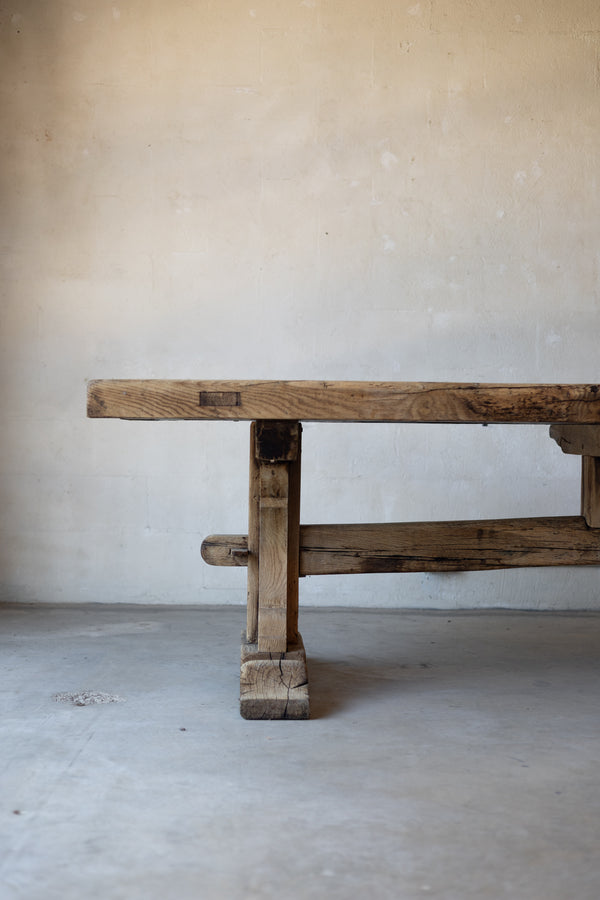 The Chêne Monastery Table