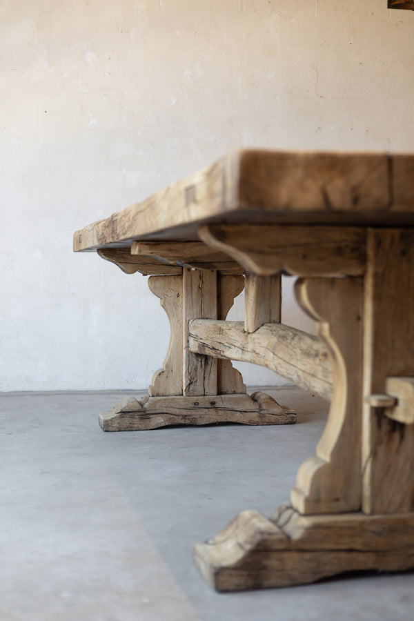 The Chêne Monastery Table