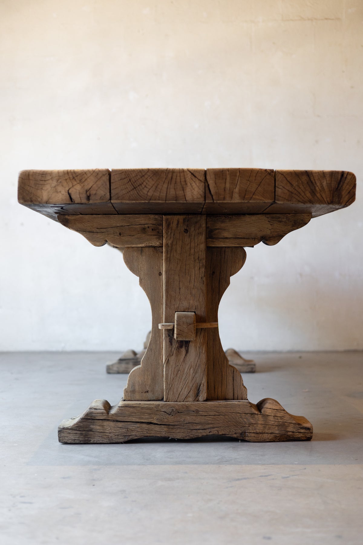 The Chêne Monastery Table