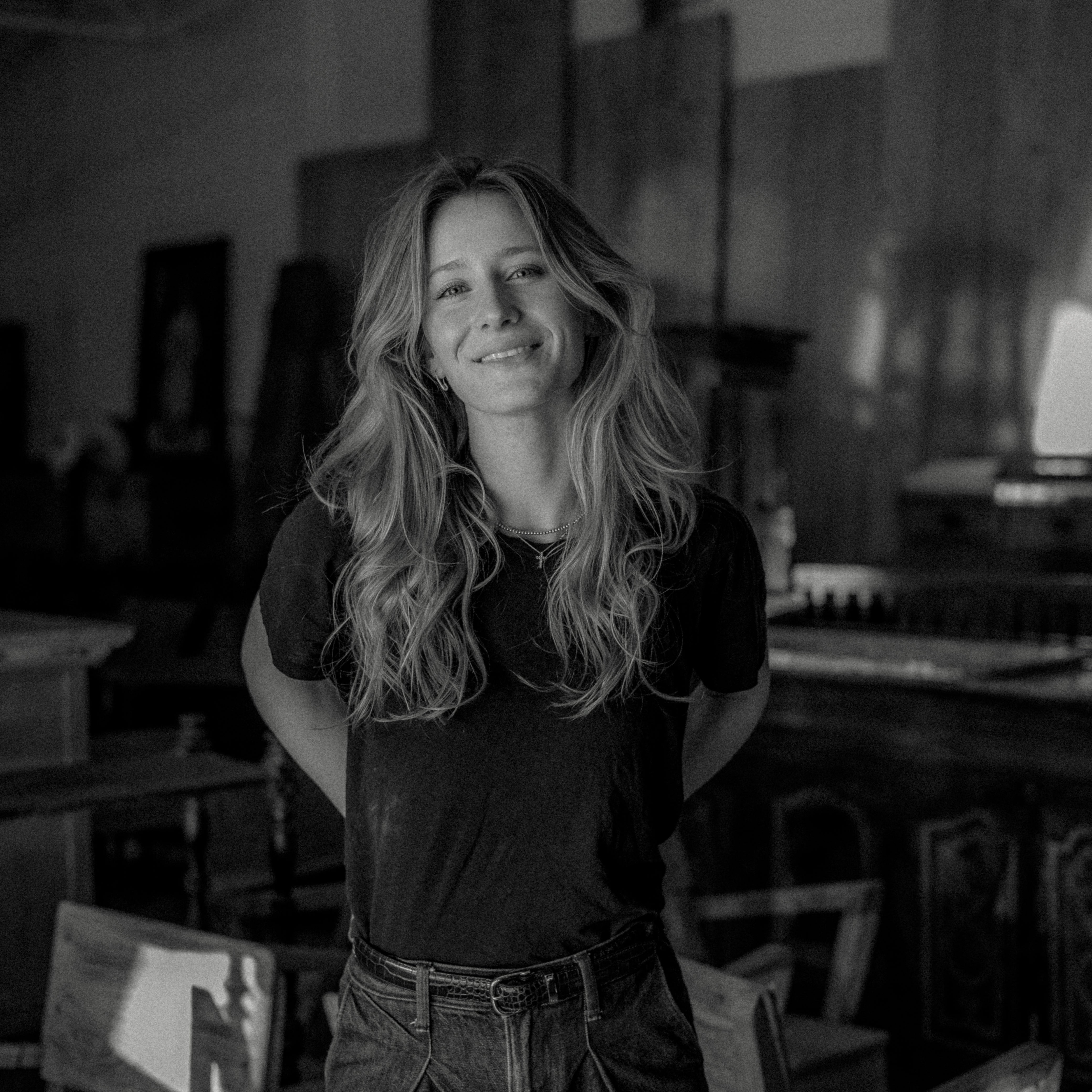 Black and white profile picture of Natalie.